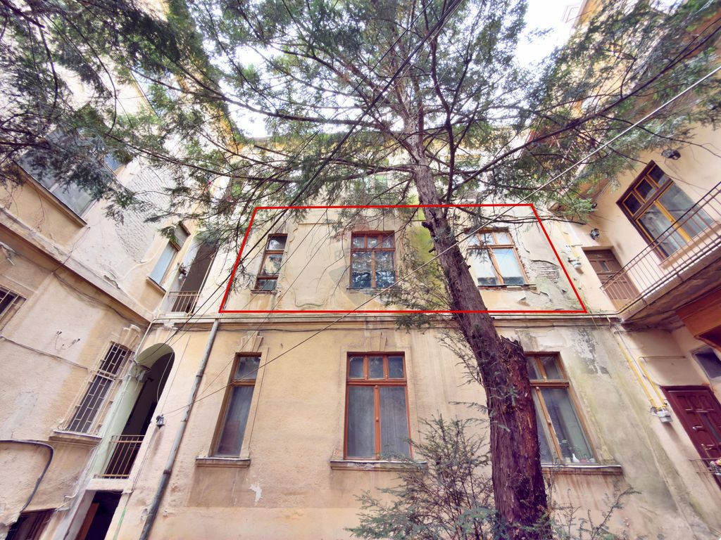 Apartament compus din 2 corpuri în centrul Aradului