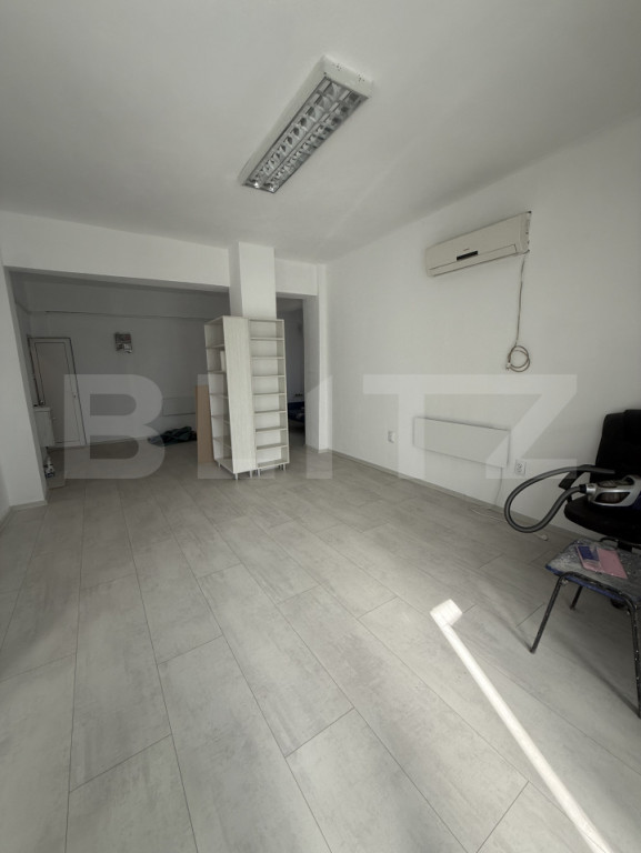 Spațiu comercial sau locuință, 49 mp, zona Centrală - Vo