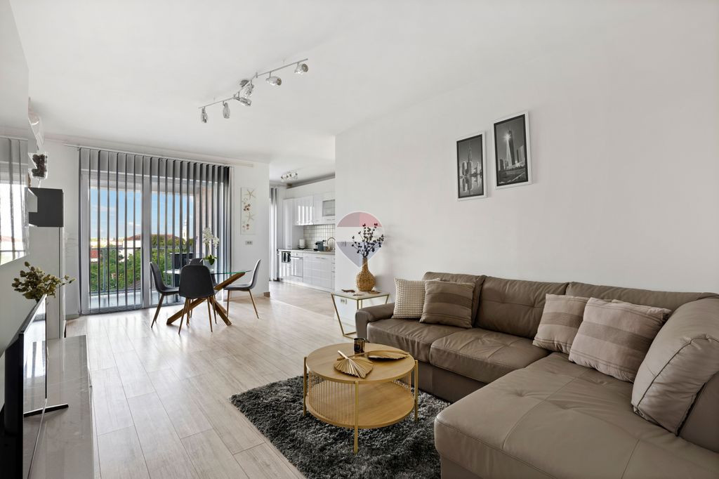 APARTAMENT 3 CAMERE + loc parcare - Adora Park