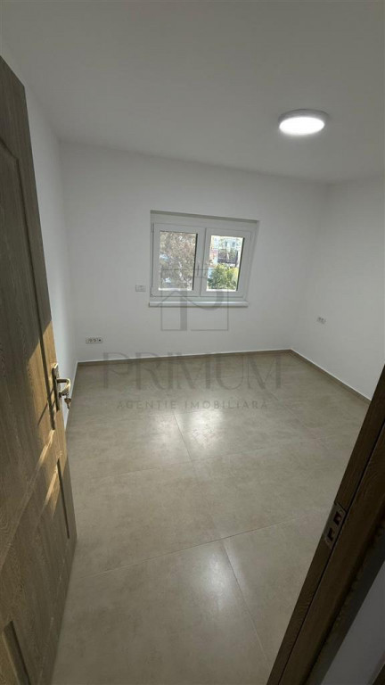 COMPLEX STUDENTESC - 4 CAM - 2 BAI - SPATIOS - 2 LOCURI PARC