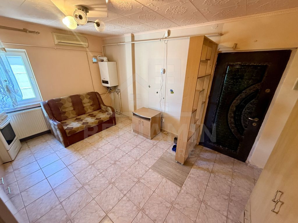 2 decomandate - centrala proprie - 53mp - 1980 - Rovine -...