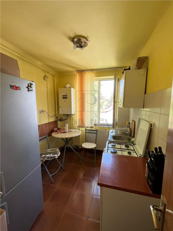 Complexul Studentesc - 2 Camere - Etaj intermediar - Central