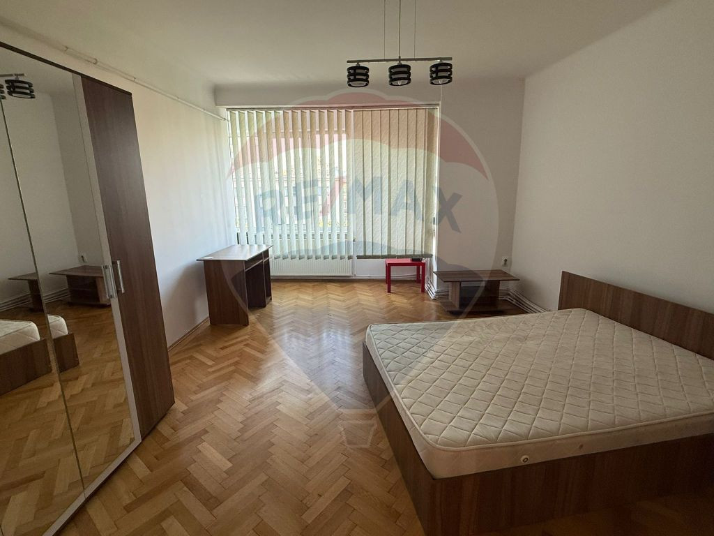 VANZARE Garsoniera in zona Unirii