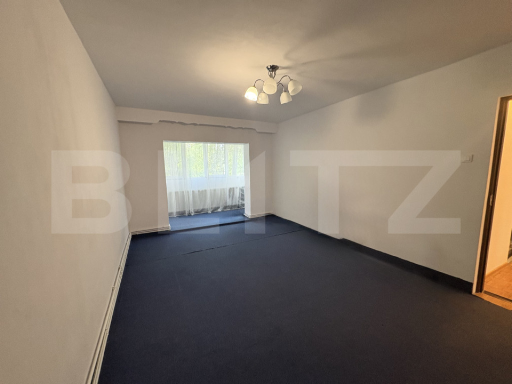 Apartament 3 camere, decomandat, zona Sigma