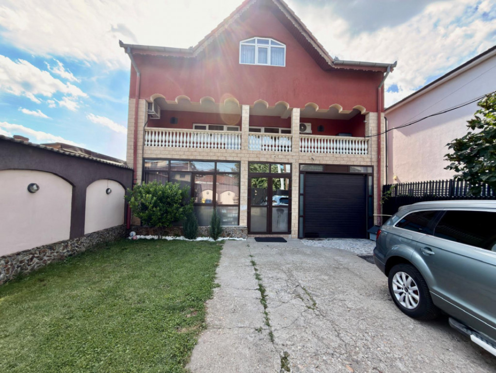 Casă spațioasă P+1 cu demisol, 230 mp, garaj si teren 626