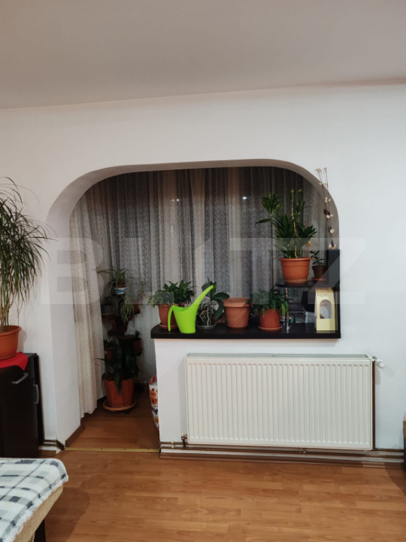 Apartament de vanzare, cu 3 camere, semidecomandat - in Vatr
