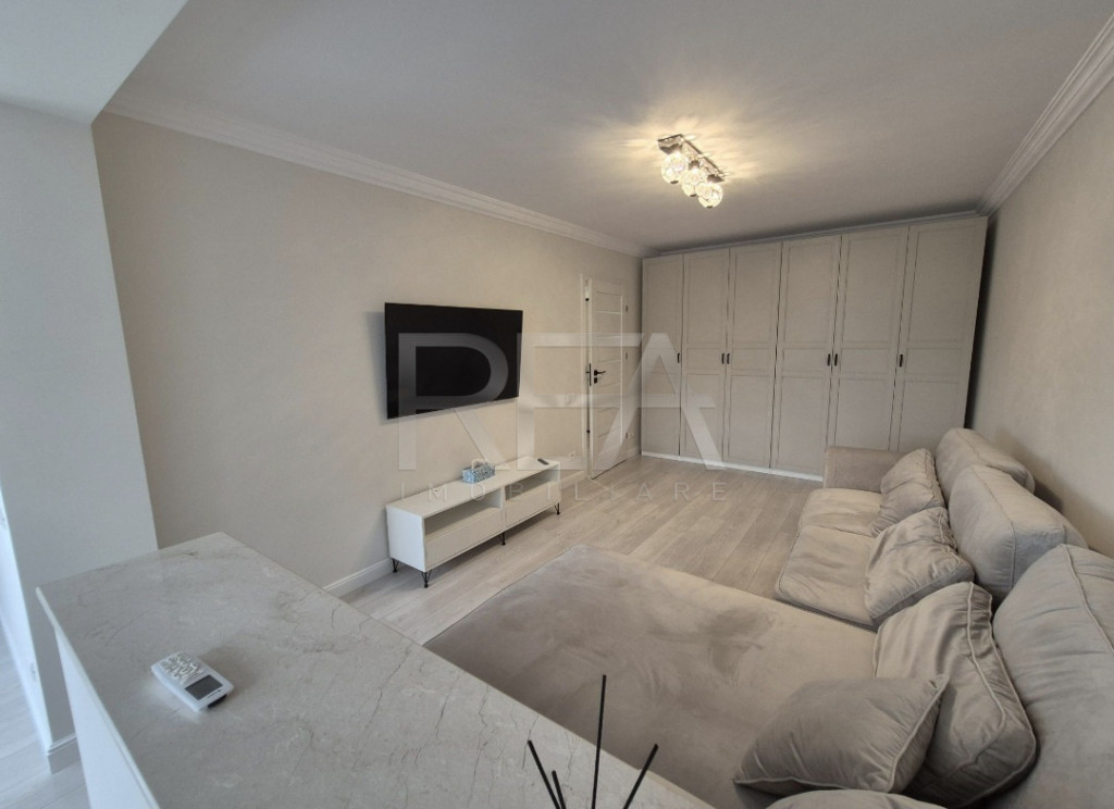 3 camere, decomandat, 73 mp, et 8/9-Gorjului