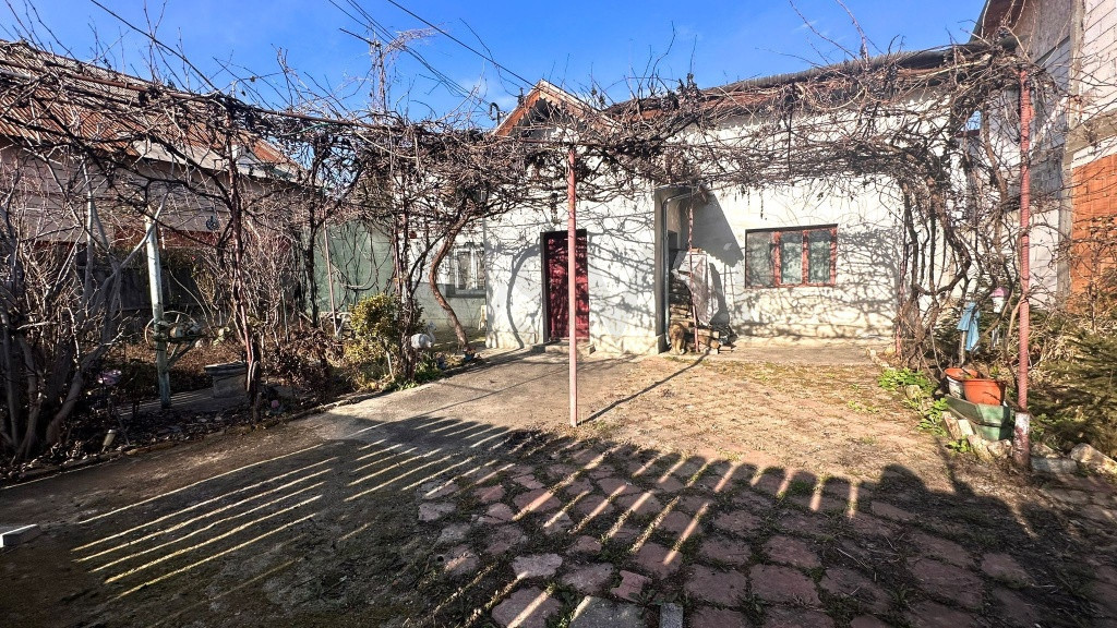 Teren 300 mp Pipera l Casa individuala l Demolabila