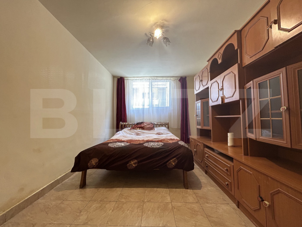 Apartament cu 3 camere, decomandat - Gherla