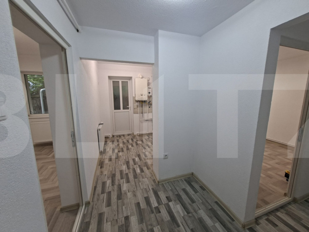 Apartament cu 3 camere, decomandate, recent renovat, Targu S