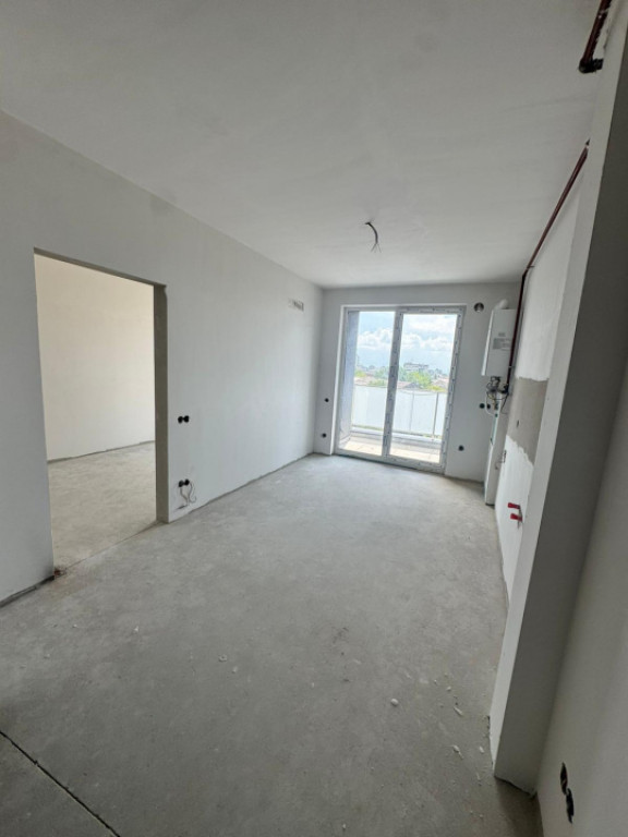 Apartament 2 camere, 43 mp, zona Sasar