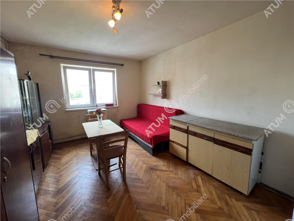 Garsoniera situata la etajul intermediar 2 in zona Lazaret d