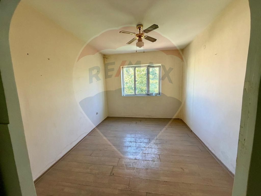 Apartament cu 3 camere de vânzare în zona Bahne