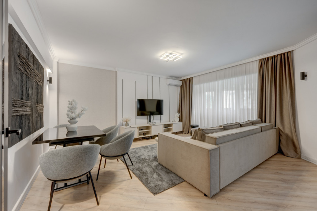 Apartament cu vedere spectaculoasă, 3 camere, 2 băi, bloc