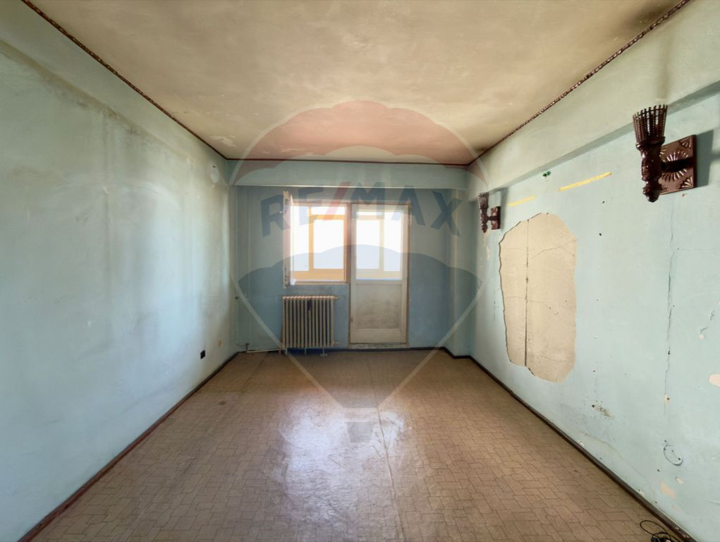 Apartament 2 camere de vanzare Faleza Tulcea/ Balcon 14mp...