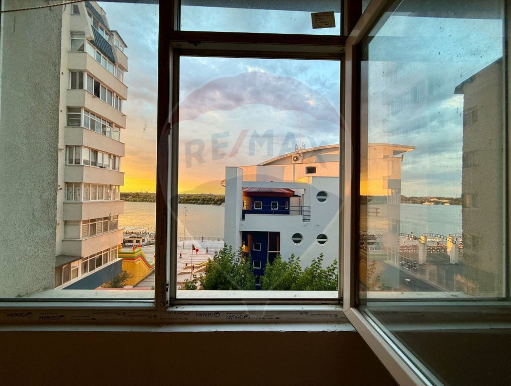 Apartament 2 camere de vanzare Faleza Tulcea/ Balcon 14mp...
