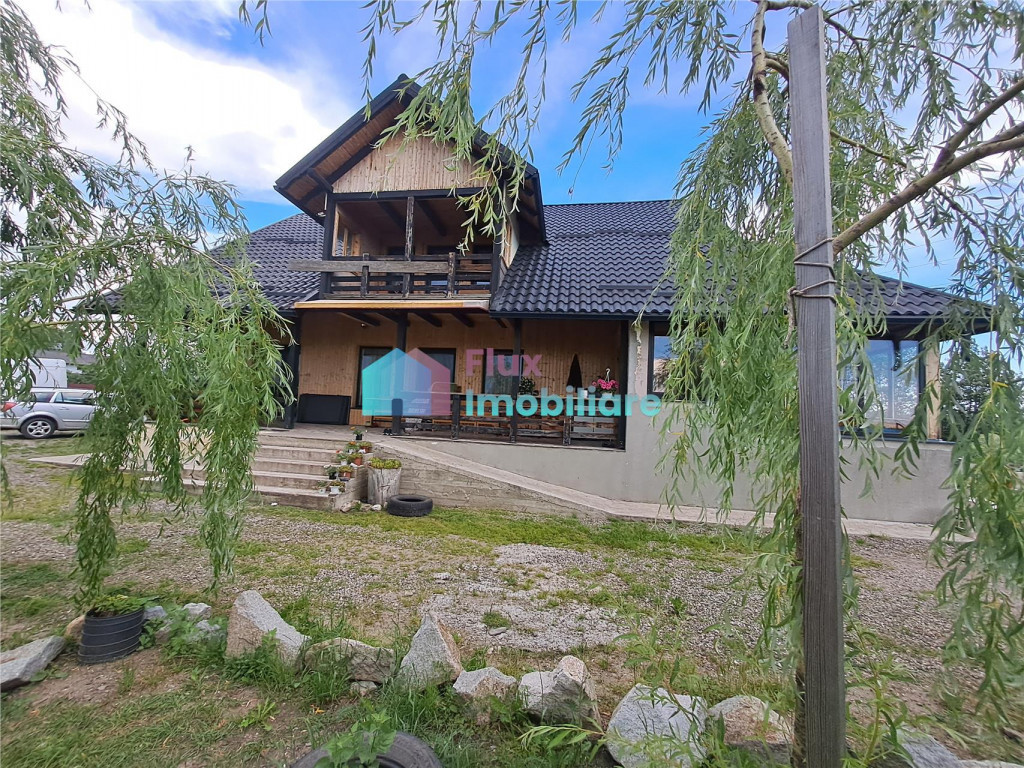 Casa cu teren si doua pastravarii in Fantana Mare