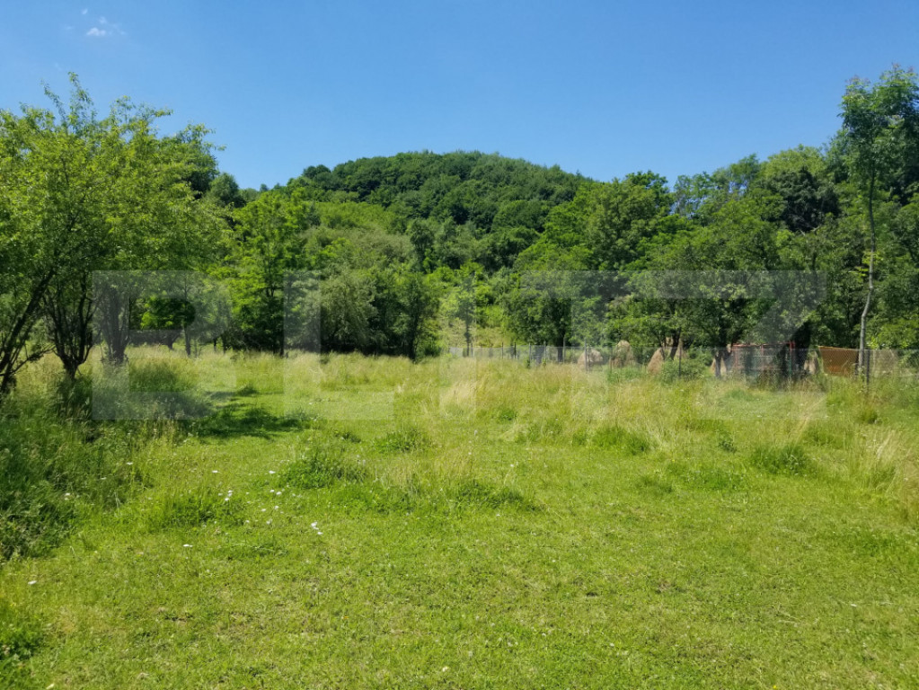 Teren intravilan, 2966 mp – 3 loturi cu deschidere la DN72