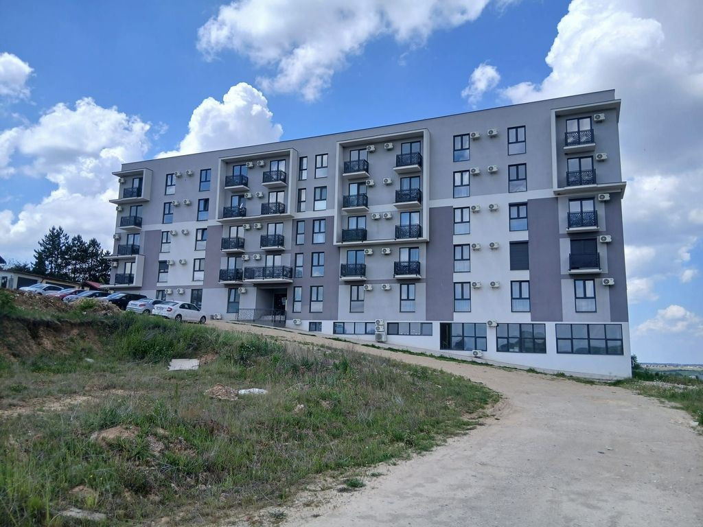Apartament nou, 2 camere, Băile Felix. 80 000 E. Comision 0