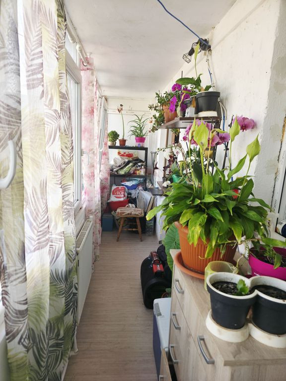 Apartament cu 4 camere de vânzare în zona Maratei