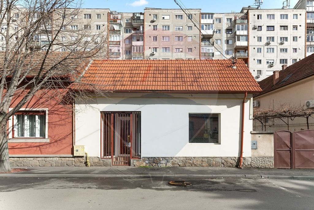 Spațiu de depozitare/birouri de 90mp de închiriat în z...