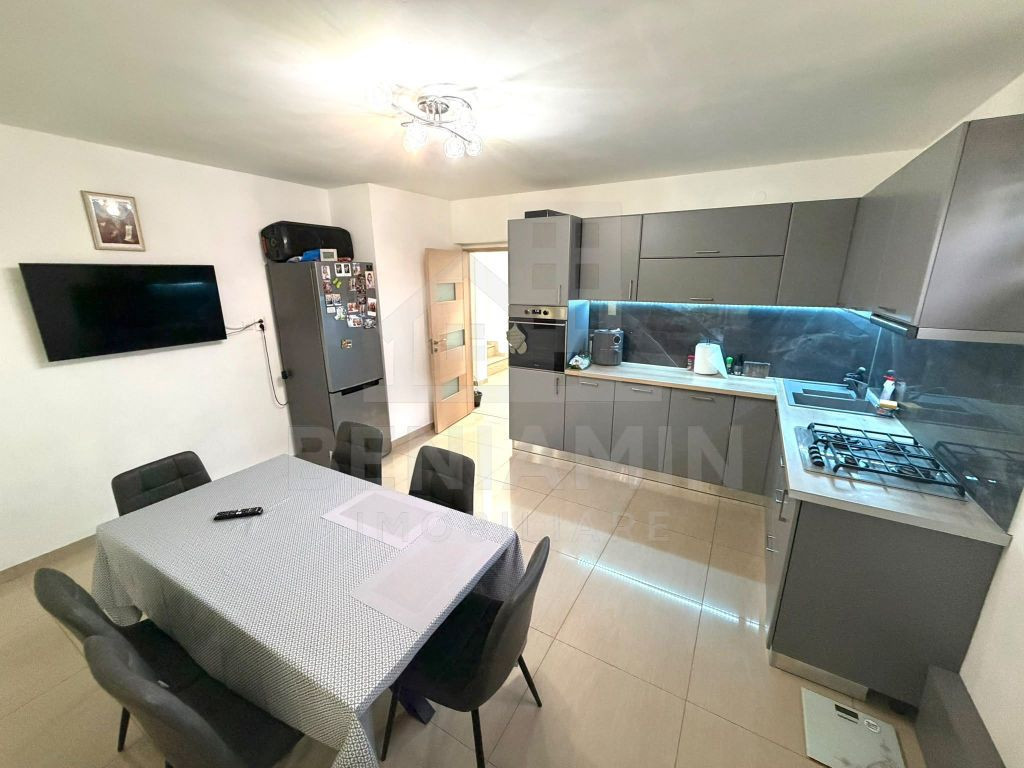 Casa moderna P+1- 3 dormitoare - centrala - mobilata util...