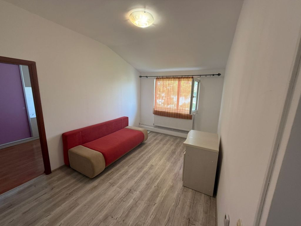 Apartament 3 camere zona KM 4-5