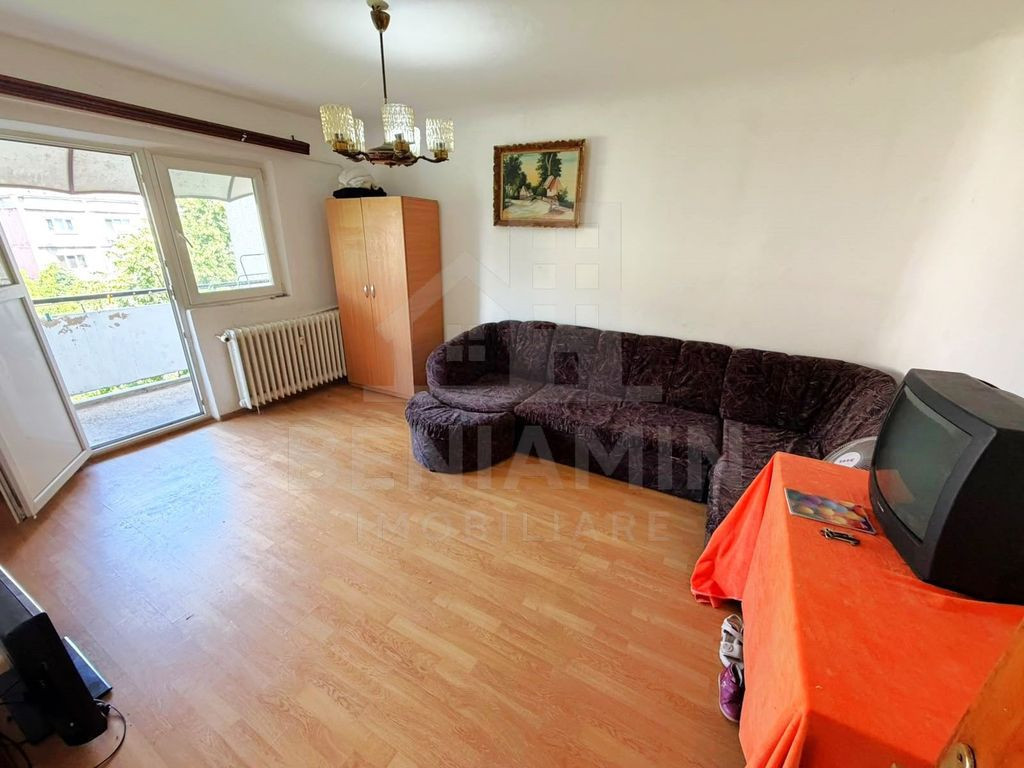 Apartament 4 camere decomandat - Spitalul Judetean - 80mp...