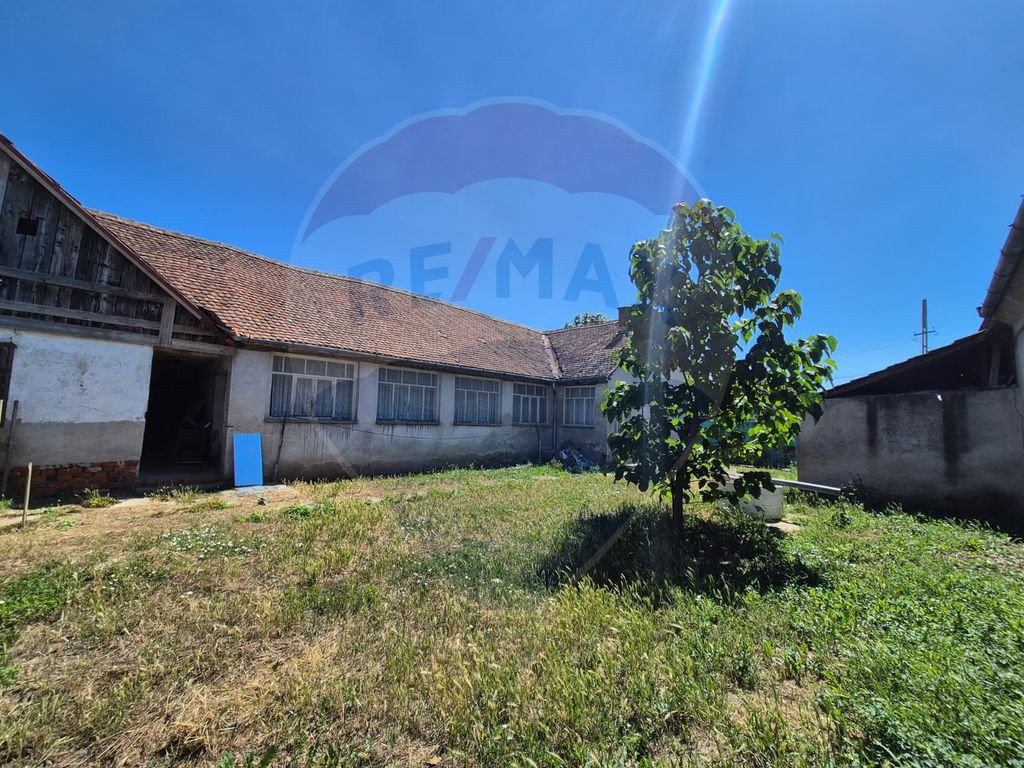 Casă / Vilă cu 3 camere de vânzare în zona Central