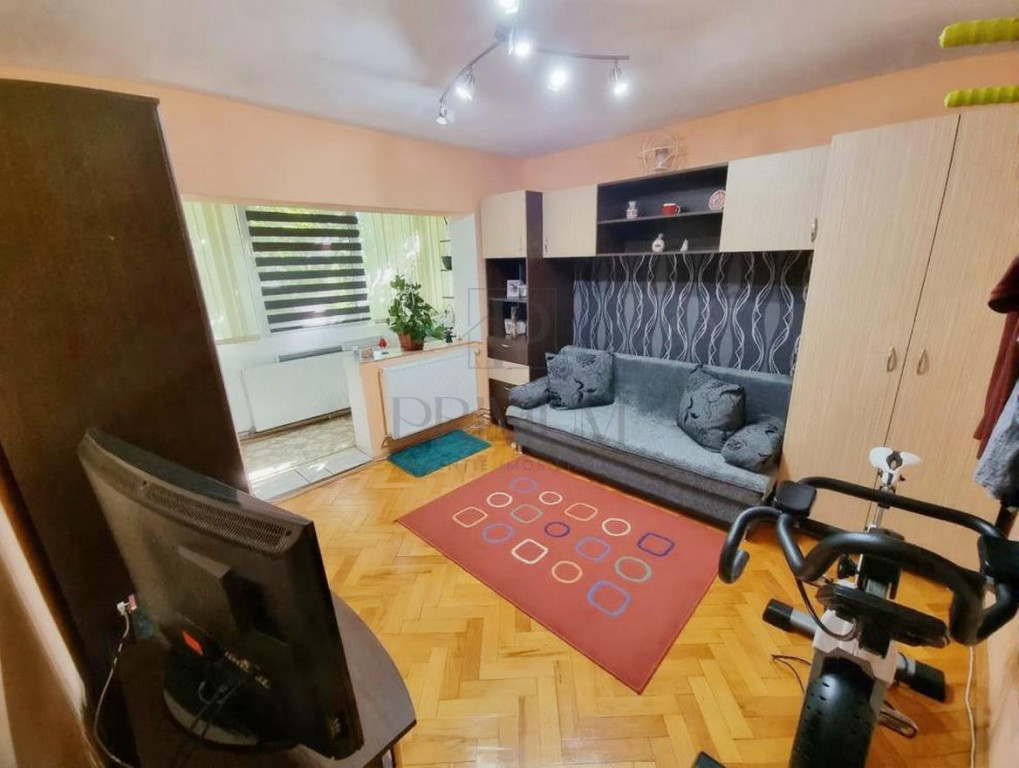Apartament cu 3 camere complet mobilat si utilat, zona Aradu