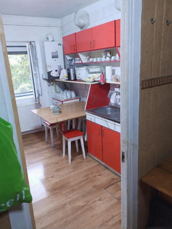 LIPOVEI - BLOC IZOLAT - PARTER INALT - 3 CAMERE - CENTRALA P