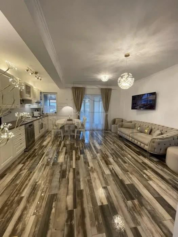 Casa insiruita - zona centrala - mobilat lux