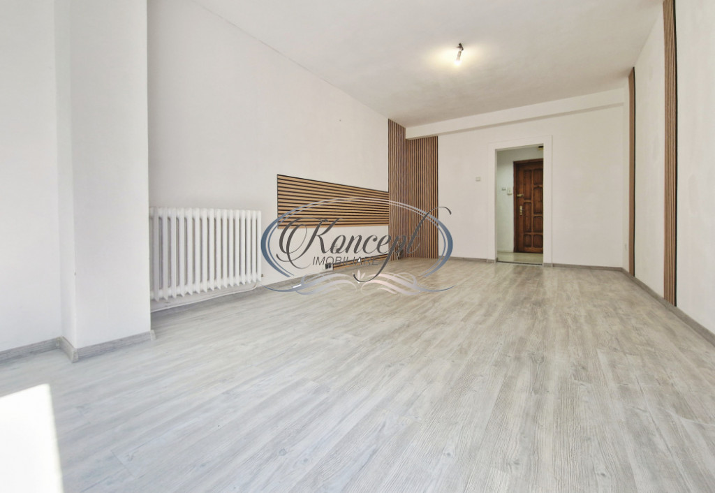 Spatiu comercial cu vitrina si acces stradal langa podul Cal