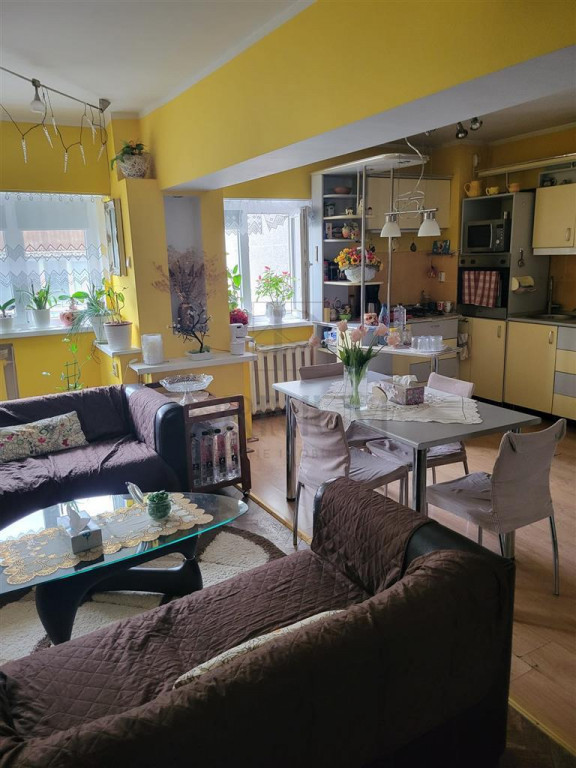 SIMION BARNUTIU - ETAJ 3 LIFT - 4 CAMERE - 2 BAI - 2 BALCOAN