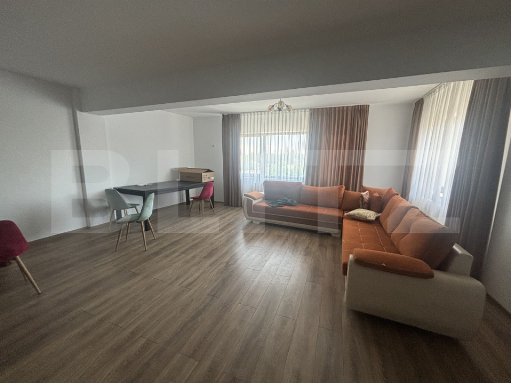 Apartament de închiriat 3 camere, 80 mp, zona Pieței de Ve