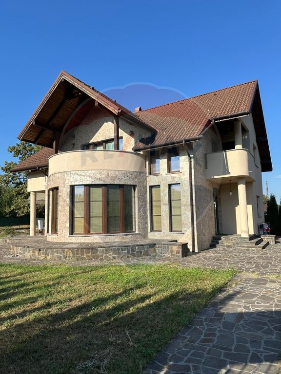 Casă modernă cu 5 camere | Tăuții de Sus | Lux și co...