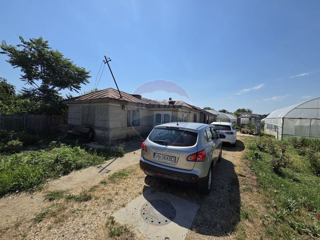 Proprietate 2.229 mp cu Dotări pentru Afacere Florală