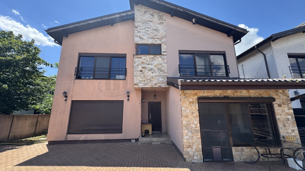 Vila 5 camere cu piscina Buftea