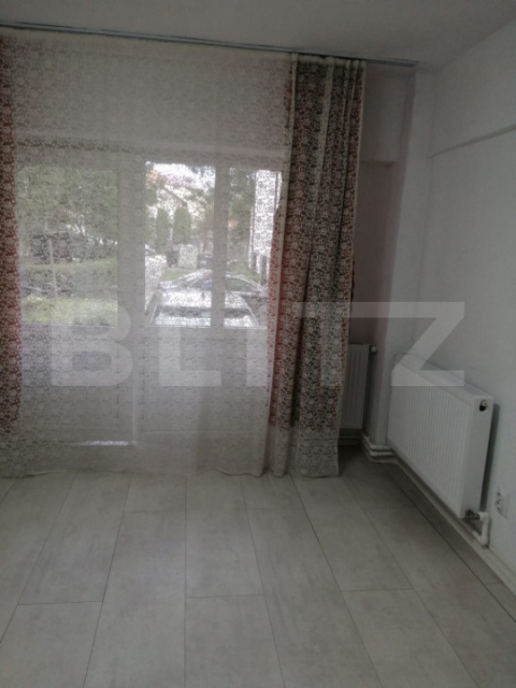 Garsoniera/spatiu comercial de vanzare, parter inalt, 32 mp