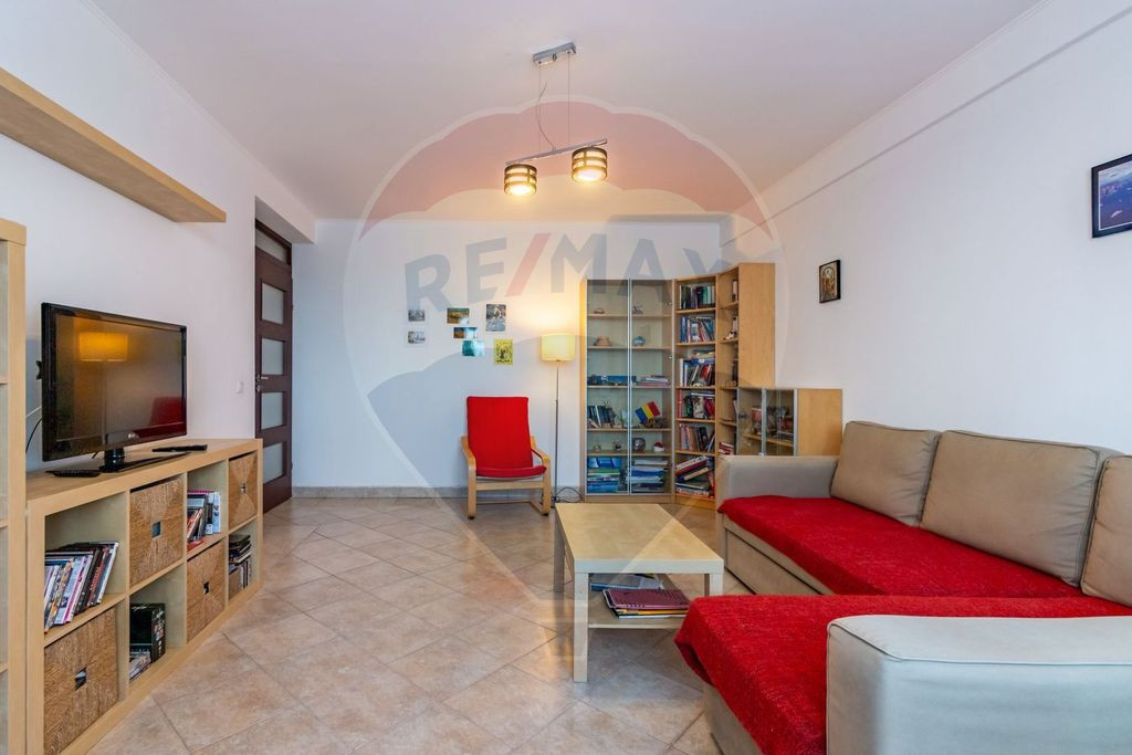 Apartament 2 camere spatios zona centrala OTOPENI
