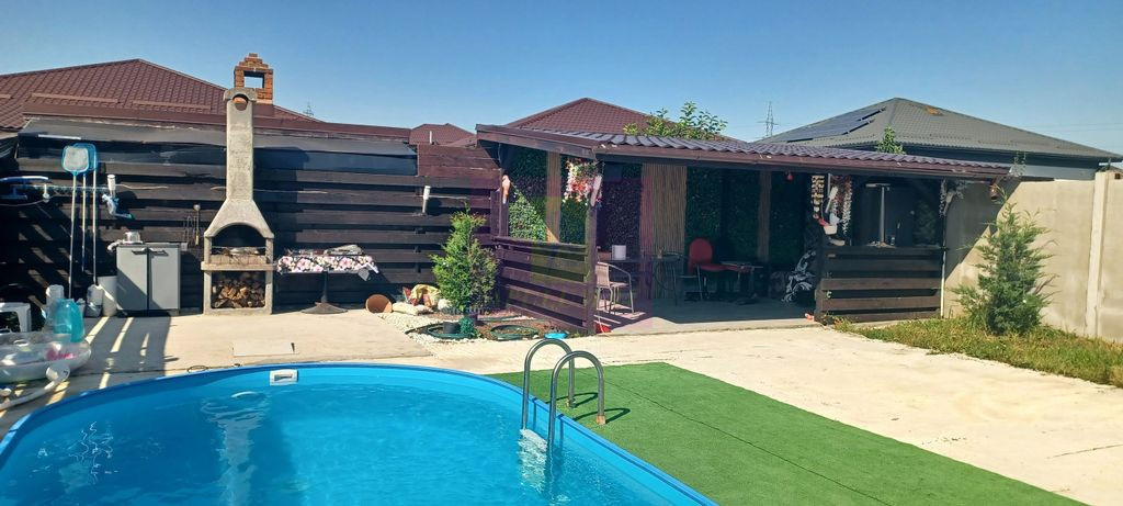 Casă nouă Săbăreni, terasă, piscină, foișor, barbe...
