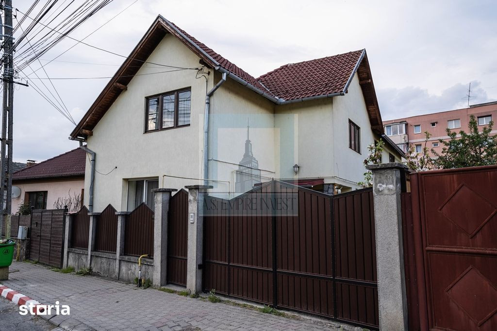 Casă/Vila de vânzare/ zona Sacele