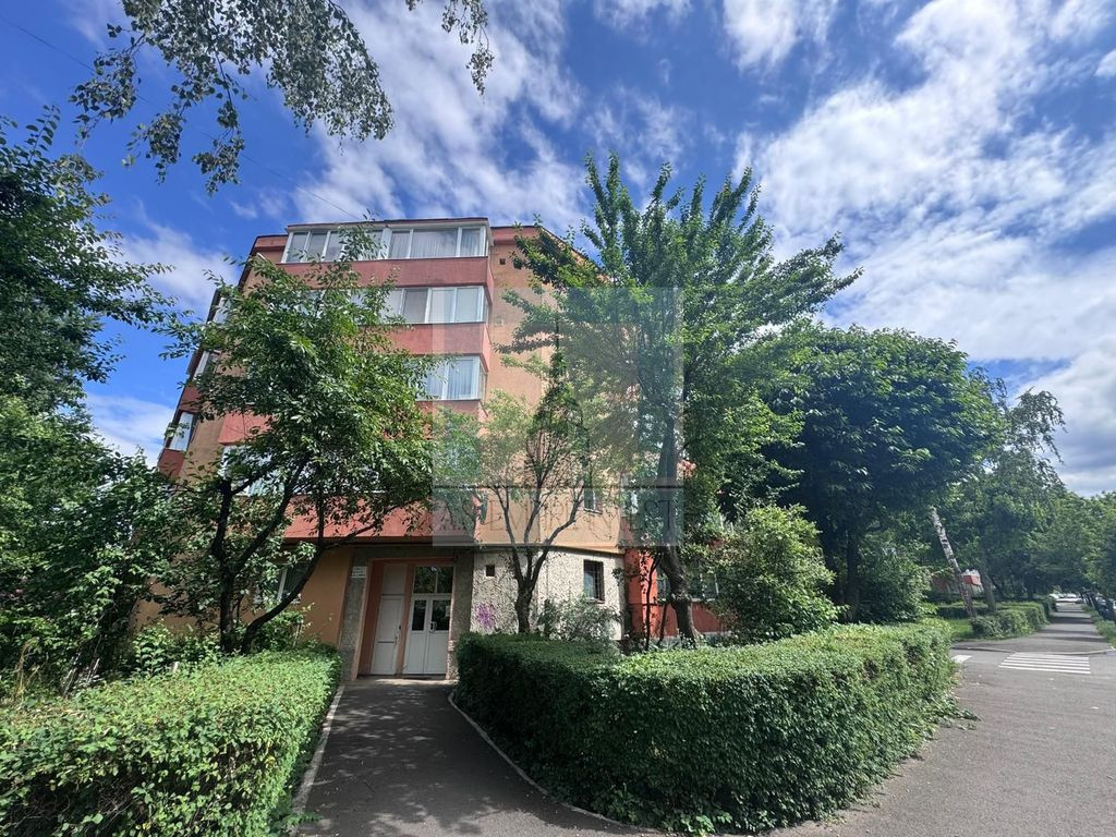 Apartament 2 camere de vânzare – Tractorul, str. Bronz...