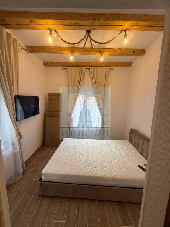 Garsonieră cochetă de închiriat în Schei