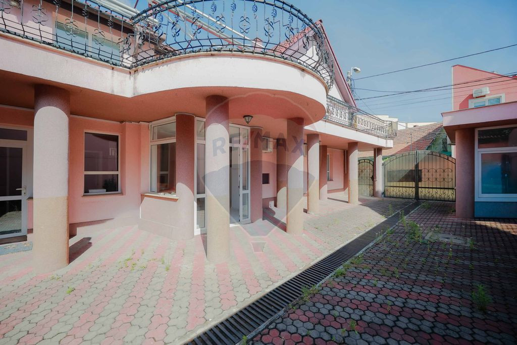 Casa spatioasa P M cu spatiu comercial – Rogerius, zona...