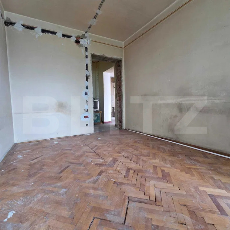 Apartament cu 3 camere, 67 mp, etaj intermediar, renovabil,