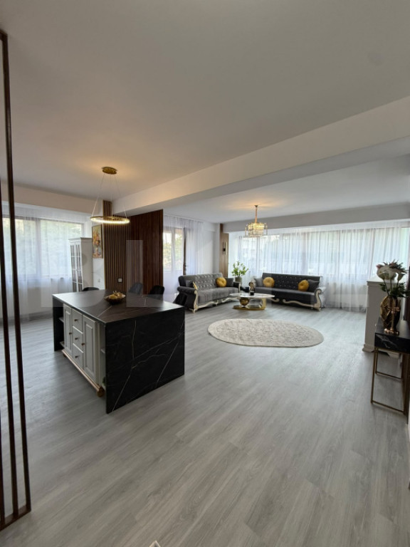 Apartament 2 camere, 87 mp, bloc nou, zona Centrala