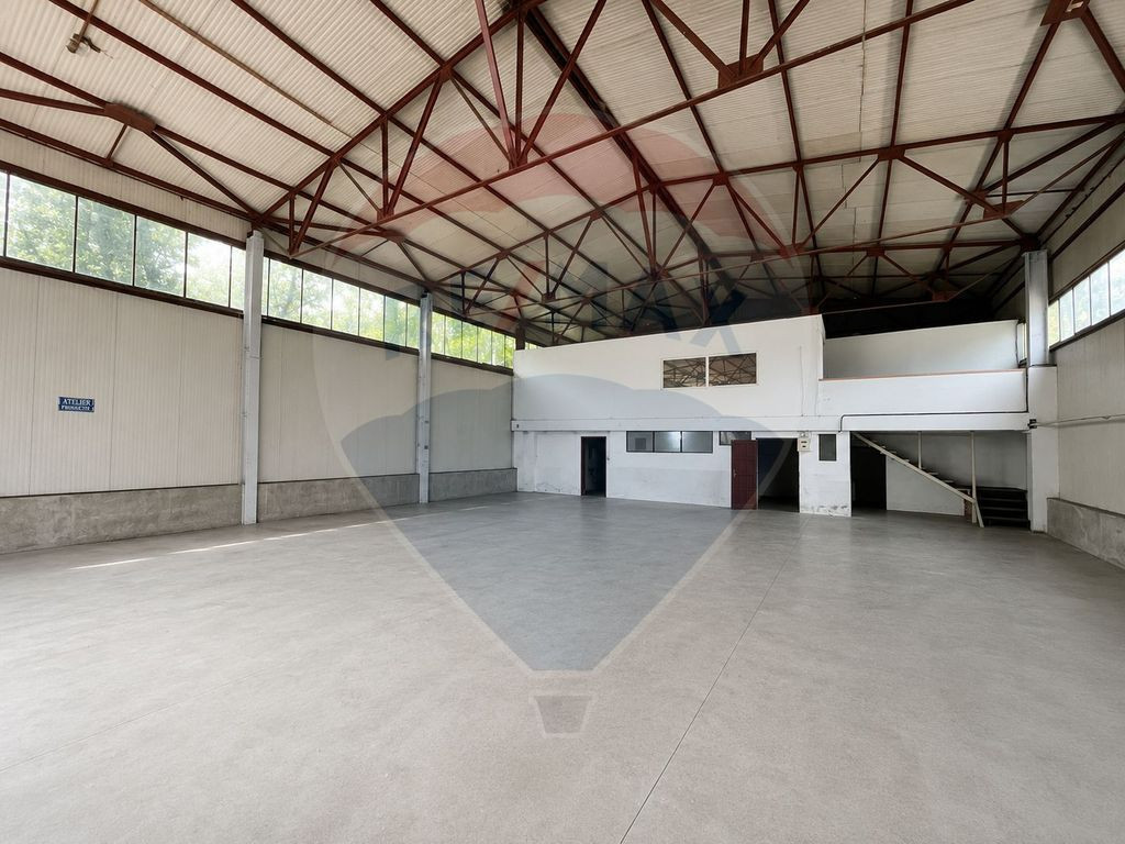 Hala + platforma betonata 600mp, Stefanesti langa centura
