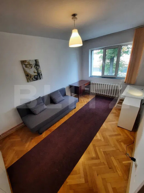 Apartament 3 camere, 100 mp, parcare, zona Vivo