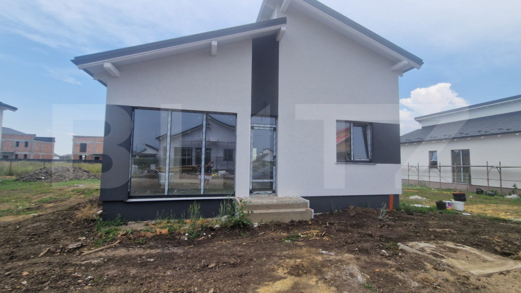 Casa cu toate utilitatiile, 4 camere, 2 bai, 470 m teren - S